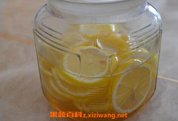 怎样自制柠檬蜂蜜水 柠檬蜂蜜水的做法与功效