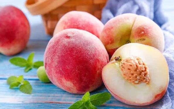 蒸桃子的功效与作用 吃蒸桃子的好处有哪些