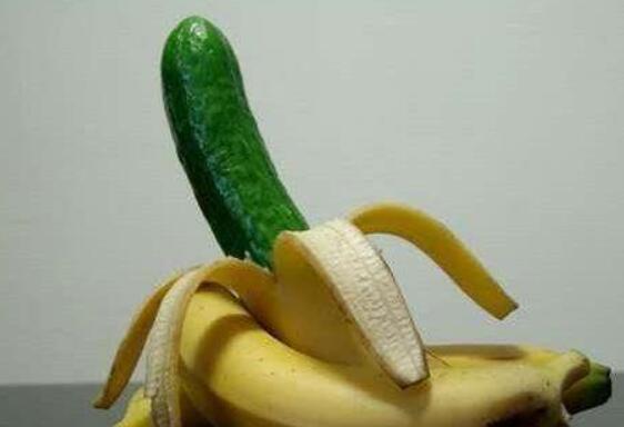 黄瓜打开是香蕉图片图片