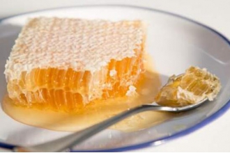 吃蜂巢蜜的作用与功效