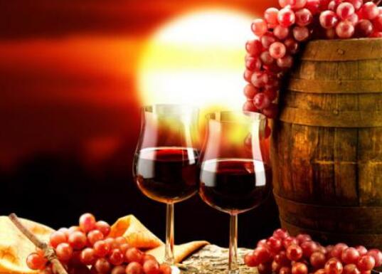 干红葡萄酒的功效与作用 喝葡萄酒的好处