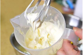 淡奶油怎么做 用纯牛奶自制淡奶油方法教程