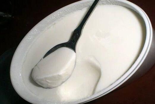 �^期酸奶的用途 �^期的酸奶有什么用