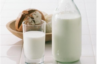 成年后每天喝牛奶有什么用吗